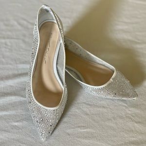 BETSEY JOHNSON x David’s Bridal Crystal Adorned Pointy Toe Flats womens size 7